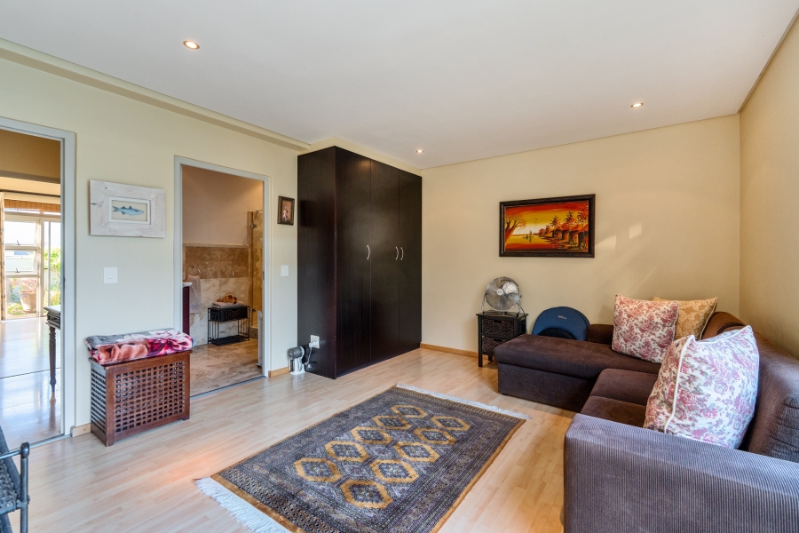 5 Bedroom Property for Sale in Sunset Links Western Cape